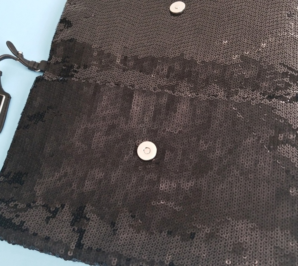 Ugg Sparkle Sequin Clutch - Picture 8 of 8